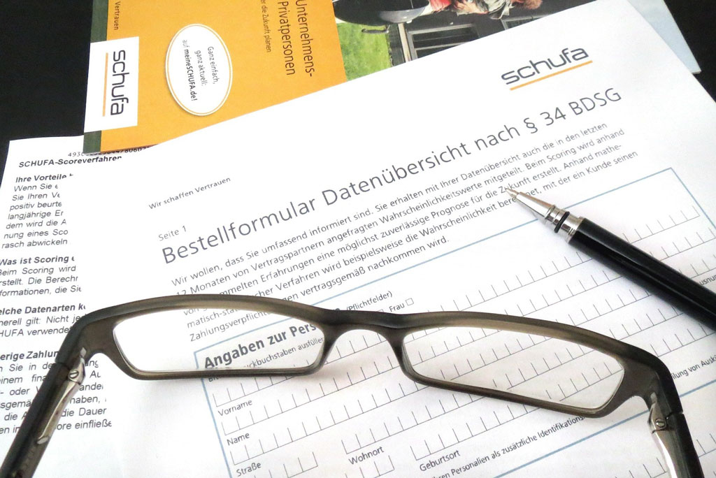 Bild: Nicht selten scheitert eine Baufinanzierung an Negativeinträgen in der Schufa.