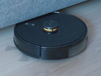Wischroboter auf Holzboden