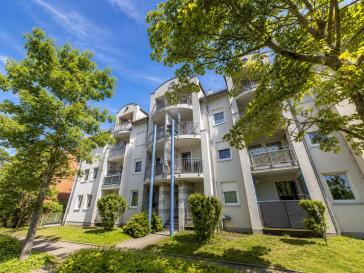 SCHICKE 3-RAUM WOHNUNG MIT BALKON UND TIEFGARAGENSTELLPLATZ