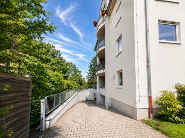 SCHICKE 3-RAUM WOHNUNG MIT BALKON UND TIEFGARAGENSTELLPLATZ – Dresden – Vorschaubild 11