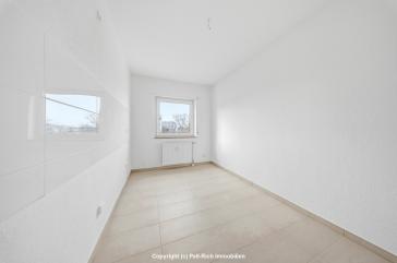 SONNENGLÜCK: Stilvolle 3-Zimmer-Wohnung mit Balkon in Neureut zur Vermietung – Karlsruhe / Neureut – Vorschaubild 9