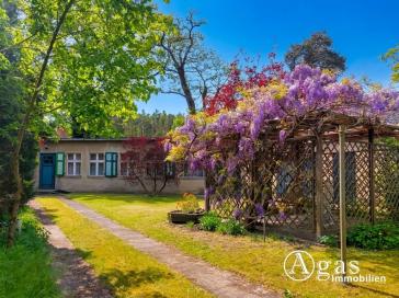 Exklusive Toplage: ca. 1.220m² großes Grundstück mit Bungalow, Garage & Werkstatt–provisionsfrei! – Stahnsdorf – Vorschaubild 3