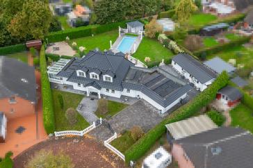 Exklusive Villa im Grünen – Ihr privates Refugium mit Wellness & Weitblick – Klein Offenseth-Sparrieshoop – Bild 1 von 5