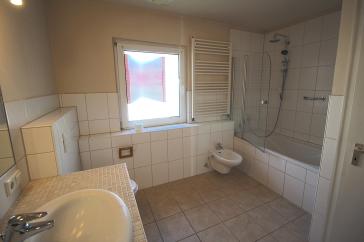 STOCKUM: EXKLUSIV SANIERTES 1 FAMILIENHAUS 4 ZIMMER 2 BÄDER+G-WC GARTEN TERRASSE PARKETT TOP-LAGE – Düsseldorf – Vorschaubild 12
