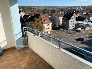 HN-CITY: KLASSE 3 ZI.-WOHNUNG MIT AUSSICHT IN GEPFL. MEHRFAMILIENHAUS – Heilbronn – Vorschaubild 2