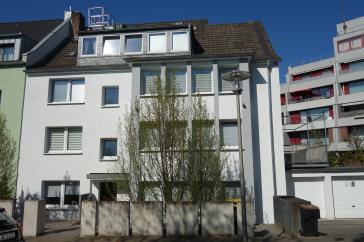 EXKLUSIV IN GRAFENBERG SOUTERRAIN GARTEN-TERRASSENWOHNUNG SEHR RUHIG RENOVIERT MODERNES DUSCHBAD – Düsseldorf – Vorschaubild 17