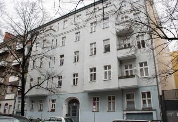 hochwertige 1 Zimmer-Wohnung mit hohen Decken, frisch saniert, neue Einbauküche, bezugsfrei