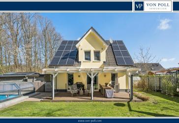 Der Sommer kann kommen- neuwertiges EFH mit naturverbundenem Außenbereich und Poolanlage