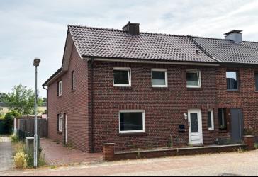 Zwei Wohneinheiten unter einem Dach – vielseitig nutzbares Wohnhaus in Nordhorn