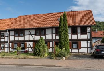 Fachwerk-Haus mit 200 m² Wohnfläche, Nebengebäude und idyllischem Garten in Wernigerode – provisionsfrei
