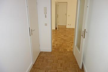 EXKLUSIV IN BILK NÄHE UNI HELL + RUHIG ERDGESCHOSS MIT TERRASSE 2 BÄDER KOMPLETT PARKETT TG-STELLPL. – Düsseldorf – Vorschaubild 14