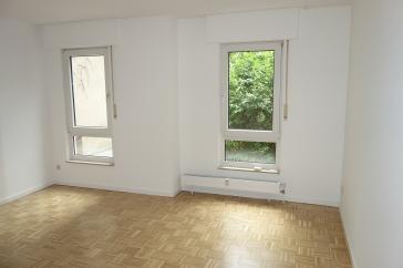 EXKLUSIV IN BILK NÄHE UNI HELL + RUHIG ERDGESCHOSS MIT TERRASSE 2 BÄDER KOMPLETT PARKETT TG-STELLPL. – Düsseldorf – Vorschaubild 6