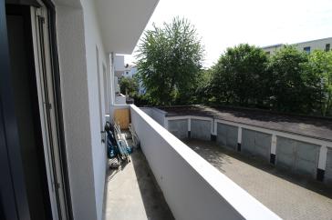 RENOVIERTE KOMFORTWHG. SANIERTES DUSCHBAD BALKON GARAGE MÖGL. 1.OG MODERNE BÖDEN OBERBILK/ELLERSTR. – Düsseldorf – Vorschaubild 12
