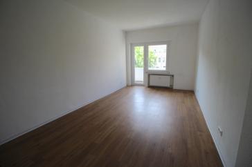 RENOVIERTE KOMFORTWHG. SANIERTES DUSCHBAD BALKON GARAGE MÖGL. 1.OG MODERNE BÖDEN OBERBILK/ELLERSTR. – Düsseldorf – Vorschaubild 4