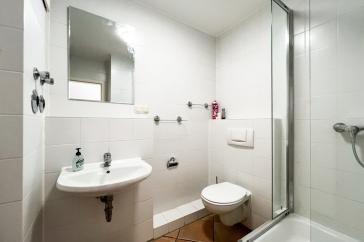 Moderne, bezugsbereite 1Raumwohnung mit Einbauküche & Stellplatz – Vorschaubild 13