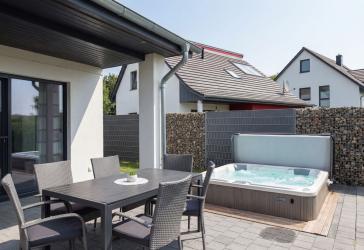 Chalet-Feeling in der Seenplatte: Entspanntes Leben in Toplage