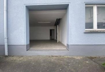 ++ Günstige große Lagerfläche / Werkstatt mit Rolltor ++ in Niederwiesa