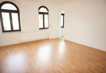 **Tolle 2-Zimmer-Whg. im 2. OG mit Laminat