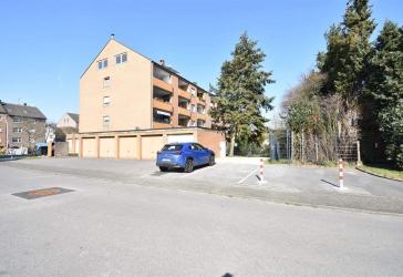 PROVIFREI! Aufgeteiltes MFH mit 13 Whg, 4 Garagen & 3 Außenstellplätzen