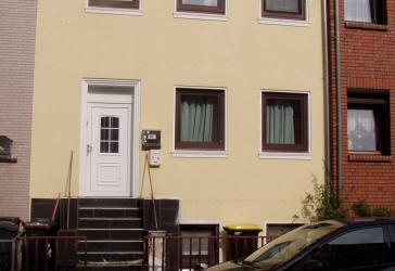 2 Familen Reihenaus mit Endwicklungs Potenzial,