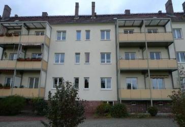 Forst, 3-Raumwohnung mit Balkon am Freibad, Nähe Rosengarten