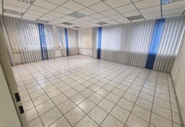 Großes helles Büro oder Praxis mit vielen Möglichkeiten