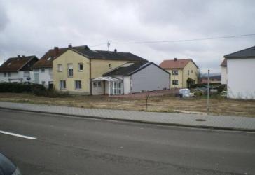 Familienhaus oder Wohnen und Arbeiten unter einem Dach !