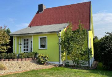 Ihr neues Zuhause: Freistehendes Einfamilienhaus mit großzügigem Garten in ruhiger Lage