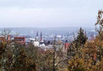 GRUNDform - Immobilien ! Lust auf exklusives Wohnen? Großzügig - MEGA Ausblick - 3 Balkone - Garagenstellplatz!