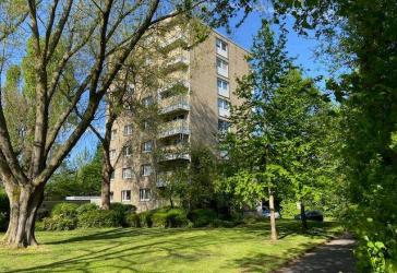 * PROVISIONSFREI ! * Kapitalanlage mit tollem Ausblick in D-Hassels: 3 Zimmer mit Balkon!