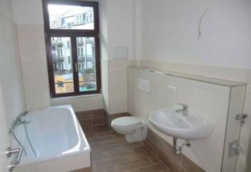 3 RW mit EBK, Balkon und Stellplatz zu verkaufen