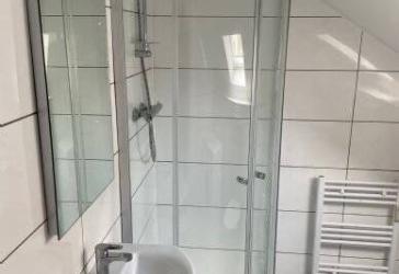 Top-Lage! Vollmöbliert! Zimmer im 2-er WG