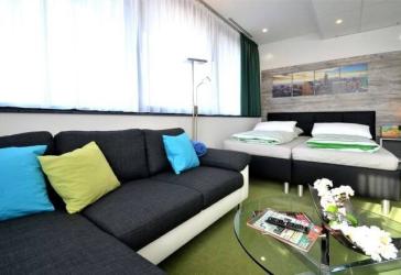 1-Zimmer-Penthouse-Wohnung mit Ausblick, komplett ausgestattet, Innenstadt Offenbach