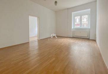 MITTEN IM WRANGELKIEZ! INTERESSANTE UND INDIVIDUELLE WOHNUNG! GEPFLEGT & BEZUGSFREI! PROVISIONSFREI!