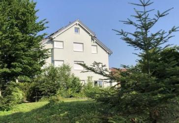 4-Zimmer-Wohnung mit Balkon und Einbauküche