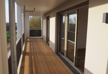 Helle 2-Zimmer-Wohnung mit großer Loggia und hochwertiger EBK in Regensburg