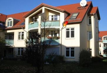 Ruhig gelegene 2-Raumwohnung im Erdgeschoss mit kleinem Garten, in kleiner grüner Wohnanlage