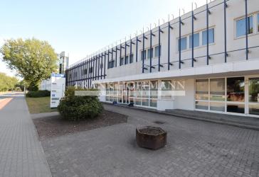 Ideale Infrastruktur im Gewerbegebiet Süd! Bürogebäude in Kaltenkirchen.
