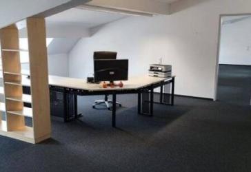 Repräsentative Bürofläche mit Industriecharme im modernen Technologiezentrum