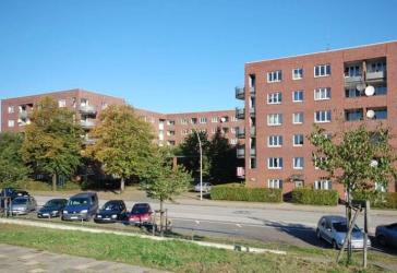 Rollstuhlgerechte Wohnung mit Stellplatz vor der Tür und Terrasse!