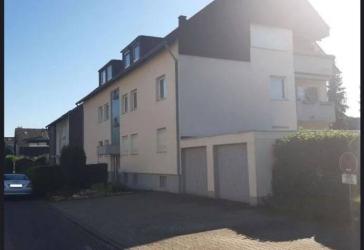 Stilvolle, helle, modernisierte 4-Zimmer-Wohnung mit Balkon in Leverkusen Schlebusch