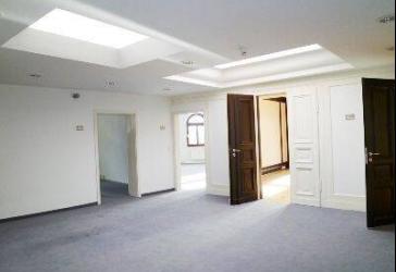 im Zentrum gelegene Gewerbeeinheit mit knapp 225m²