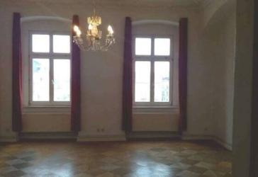 große schöne 3 Raum Altbau-Wohnung direkt am Markt