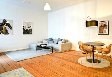 Traumhaft: Elegante 4-Zimmer-Gründerzeitwohnung mit Stuck + modernes Bad + Balkon *150 m zum Kudamm*