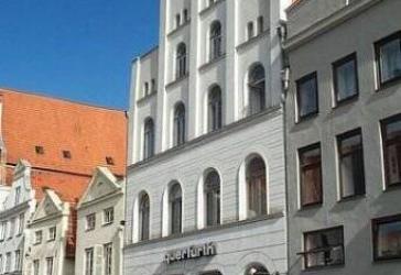 Wahmstraße 2 Zimmerwohnung--sehr ruhige Lage--großes Voll-Bad--Gartennutzung