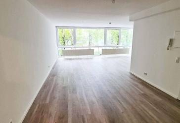 GRUNDform - Immobilien ! Lust auf Wohnen? Mitten im Geschehen - gut geschnitten - bezahlbar - renoviert !