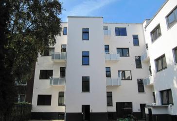 Schöne helle Wohnung in ruhiger Lage! Frei ab sofort! Hervorragend als WG geeignet!