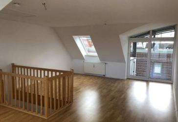 3-Zimmer-Maisonettewohnung mit Balkon, Einbauküche und Warnowblick in der nördlichen Altstadt
