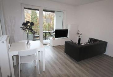 **Alt Saarbrücken, helles, modern eingerichtetes Zweizimmerapartment mit Balkon**