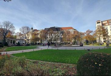 Tolle Altbauwohnung am Viktoria-Luise-Platz direkt zum einziehen